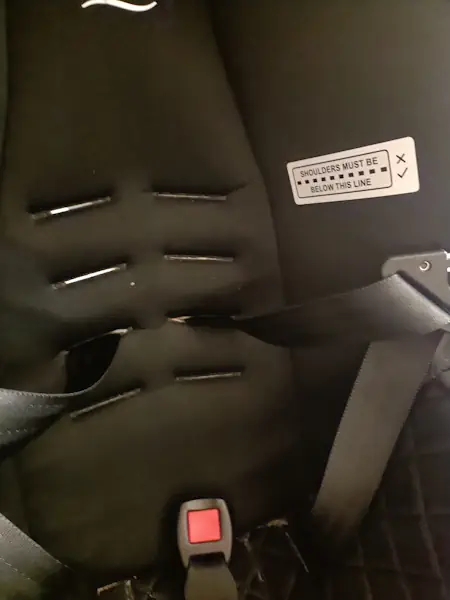 Shoulder height marker on a Britax B-Pod capsule